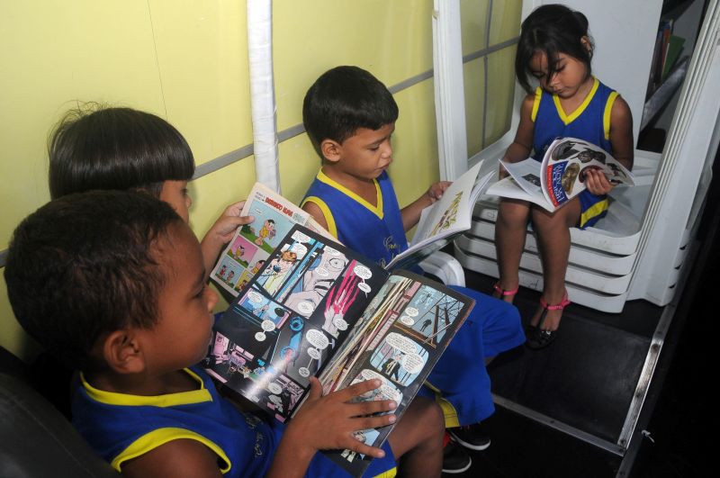 notícia: Caravana da Leitura proporciona lazer e conhecimento para crianças da creche Revoar das Andorinhas