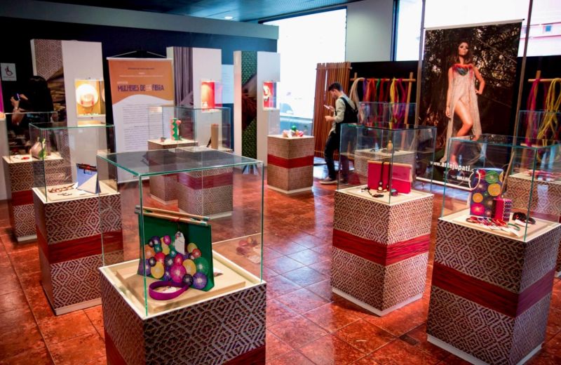 notícia: Exposição mostra a diversidade de cores e beleza do artesanato da fibra do jupati