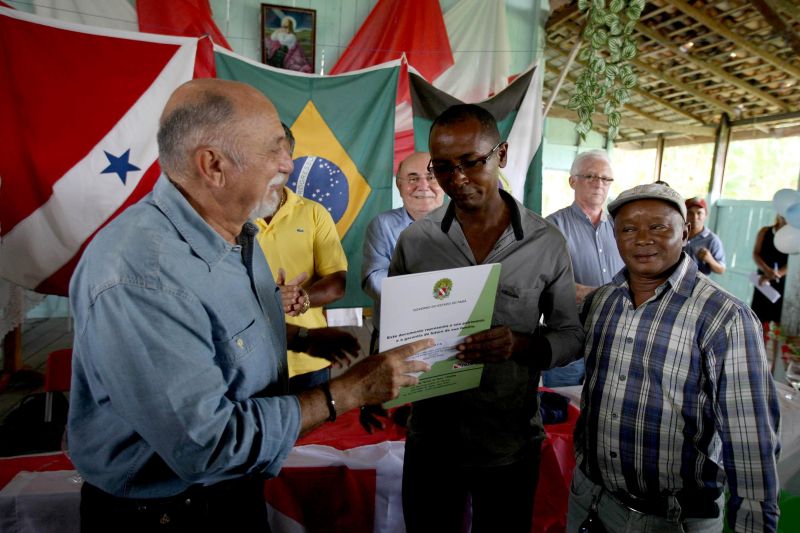 notícia: Governo concede título de terra para comunidade quilombola em Moju