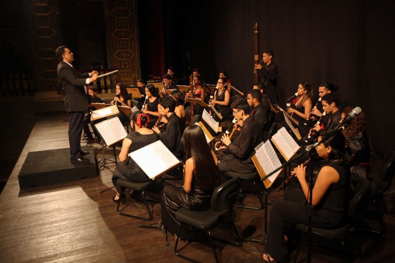 notícia: Concerto homenageia 120 anos do IECG e revela talento das novas gerações de músicos
