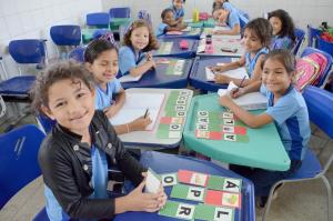 notícia: Programa de Alfabetização atende mais de 141 mil crianças