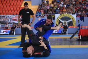 notícia: Open Internacional de Jiu-Jitsu reúne quase 2 mil atletas no Mangueirinho