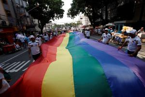 notícia: Combate ao HIV é um dos temas da Parada Gay de Belém