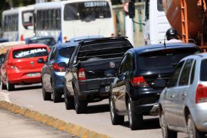 notícia: Licenciamento para veículos com placas de finais 71, 81 e 91 encerra no próximo dia 17