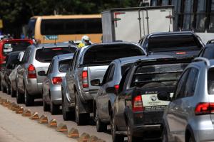 notícia: Detran licencia veículos com placas de finais 75, 85 e 95