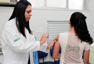 notícia: Sespa abre posto para vacinar homens e mulheres contra o HPV