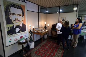 notícia: Exposição reúne relíquias de Gaspar Vianna no Hospital de Clínicas