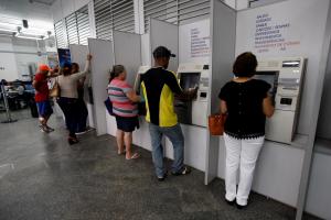 notícia: Governo do Pará paga salários a partir da próxima terça-feira