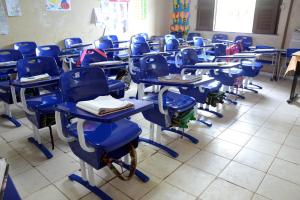 notícia: Escolas da Seduc vão receber quase 23 mil novas carteiras
