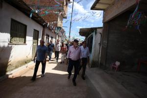 notícia: Governador Simão Jatene visita obras no bairro Curió-Utinga