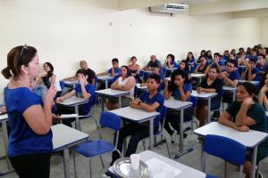 notícia: Concurso de Redação premia alunos de escola do Guamá