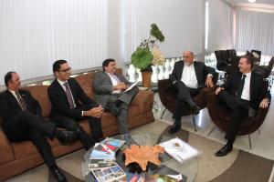 notícia: Governador Simão Jatene recebe visita de comitiva da OAB