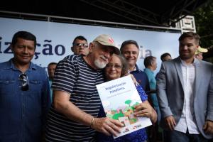 notícia: Estado beneficia 600 famílias de Icoaraci com títulos definitivos de seus terrenos
