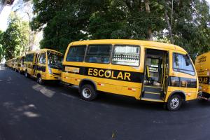 notícia: Municípios recebem ônibus escolares nesta terça-feira