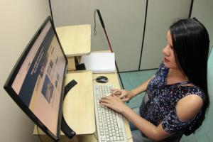 notícia: Governo do Estado oferece acesso a serviços para deficientes visuais