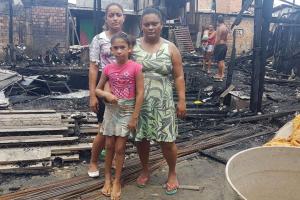 notícia: Cohab atende famílias que perderam casas em incêndio