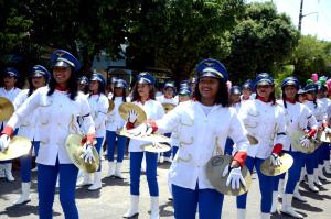notícia: Crianças e jovens desfilam com entusiasmo no Guamá