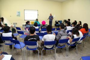 notícia: Escola Benjamin Constant recebe palestra sobre trabalho escravo