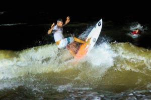 notícia: Mosqueiro recebe 1° Campeonato Brasileiro de Surf em Água Doce