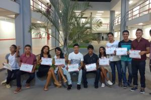 notícia: Escola Técnica entrega certificados a quase 400 estudantes