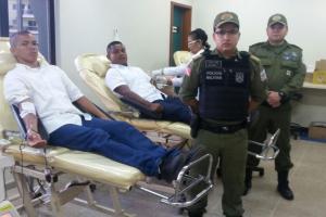 notícia: Trote solidário da PM ajuda hemocentro de Santarém