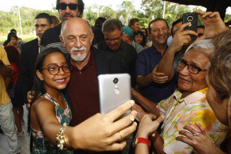 O Parque Estadual do Utinga (PEUt) o mais importante espaço de preservação e estudo da biodiversidade dentro da Região Metropolitana de Belém será reaberto à população a partir desta sexta,16, a partir das 16h30, com apresentações artísticas, com o Boi Veludinho, crianças do Pro Paz e a premiada Orquestra Sinfônica do Theatro da Paz. A apresentação será em um espaço ao ar livre e não será necessária a retirada de ingressos, por esse motivo, a recomendação é que o público chegue cedo, porque a entrada será fechada quando o espaço estiver lotado. 

FOTO: THIAGO GOMES / AG PARÁ 
DATA: 16.03.2018 
BELÉM - PARÁ <div class='credito_fotos'>Foto: Thiago Gomes /Ag. Pará   |   <a href='/midias/2018/originais/07c9a08c-e025-4061-945e-fda59bad4049.jpg' download><i class='fa-solid fa-download'></i> Download</a></div>