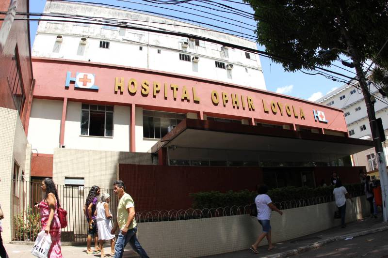 Em Belém os programas de residência médica ocorrem pela Uepa, Hospital Ophir Loyola (HOL) (foto), Fundação Hospital de Clínicas Gaspar Vianna (FHCGV), e Fundação Santa Casa de Misericórdia do Pará (FSCMPA); em Ananindeua, pelo Hospital Metropolitano de Urgência e Emergência (HMUE); e em Bragança, pelo Hospital Santo Antônio Maria Zacarias (HSMAZ).

FOTO: CRISTINO MARTINS / AG. PARÁ
DATA: 04.08.2017
BELÉM - PARÁ <div class='credito_fotos'>Foto: Cristino Martins/Ag. Pará   |   <a href='/midias/2018/originais/0e1e2939-9fd3-411c-9622-996ea9a799f8.jpg' download><i class='fa-solid fa-download'></i> Download</a></div>