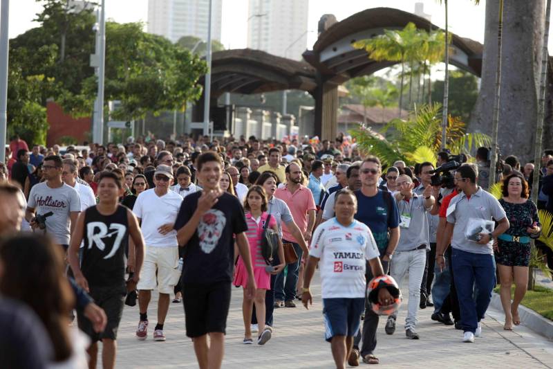 O Parque Estadual do Utinga (PEUt) o mais importante espaço de preservação e estudo da biodiversidade dentro da Região Metropolitana de Belém será reaberto à população a partir desta sexta,16, a partir das 16h30, com apresentações artísticas, com o Boi Veludinho, crianças do Pro Paz e a premiada Orquestra Sinfônica do Theatro da Paz. A apresentação será em um espaço ao ar livre e não será necessária a retirada de ingressos, por esse motivo, a recomendação é que o público chegue cedo, porque a entrada será fechada quando o espaço estiver lotado. 

FOTO: SIDNEY OLIVEIRA / AG PARÁ 
DATA: 16.03.2018 
BELÉM - PARÁ <div class='credito_fotos'>Foto: Sidney Oliveira/Ag. Pará   |   <a href='/midias/2018/originais/11e2f427-cf4e-4fcc-935a-f819900fb3f9.jpg' download><i class='fa-solid fa-download'></i> Download</a></div>