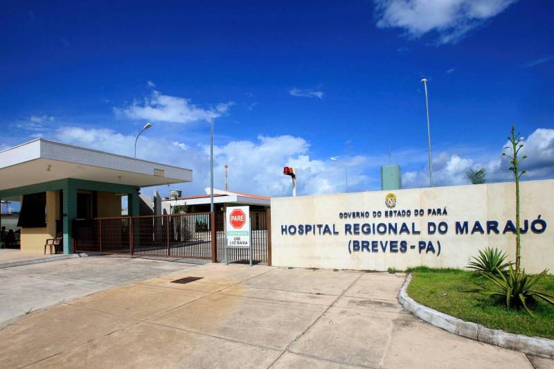 O Hospital Regional Público do Marajó, em Breves.

FOTO: ARQUIVO / ASCOM HRPM
DATA: 29.10.2015
BREVES - PARÁ <div class='credito_fotos'>Foto: Ascom HRPM   |   <a href='/midias/2018/originais/16565bcd-3292-4ebe-a52d-cbbbe36b6a07.jpg' download><i class='fa-solid fa-download'></i> Download</a></div>