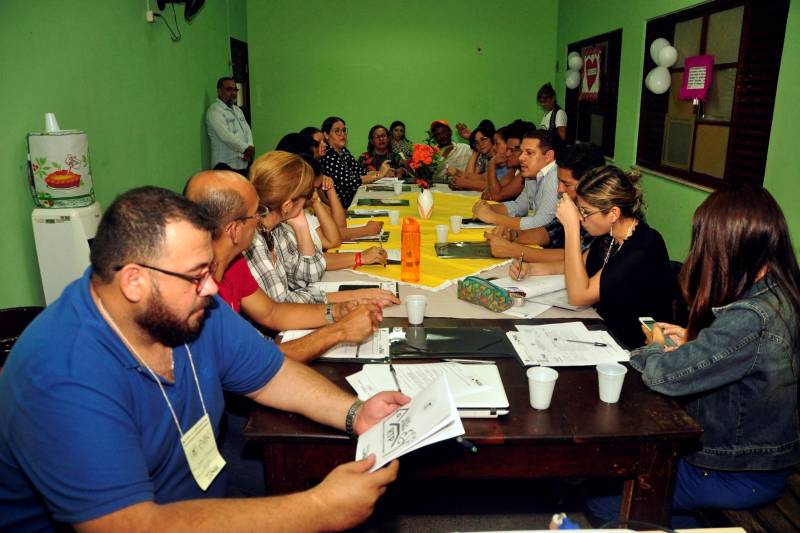 Com o objetivo de fortalecer as ações de humanização na Rede de Atenção Psicossocial (Raps) em Belém foi oficializado, na sexta-feira (2), em encontro na República Terapêutica de Passagem (RTP), o Colegiado HumanizaRAPs, que reúne todos os Centros de Atenção Psicossocial (Caps) e a RTP Mental.

FOTO: JOSÉ PANTOJA / ASCOM SESPA
DATA: 05.03.2018
BELÉM - PARÁ <div class='credito_fotos'>Foto: José Pantoja / Ascom Sespa   |   <a href='/midias/2018/originais/18ee8cf1-e186-4178-9f8c-339bebb45cc5.jpg' download><i class='fa-solid fa-download'></i> Download</a></div>