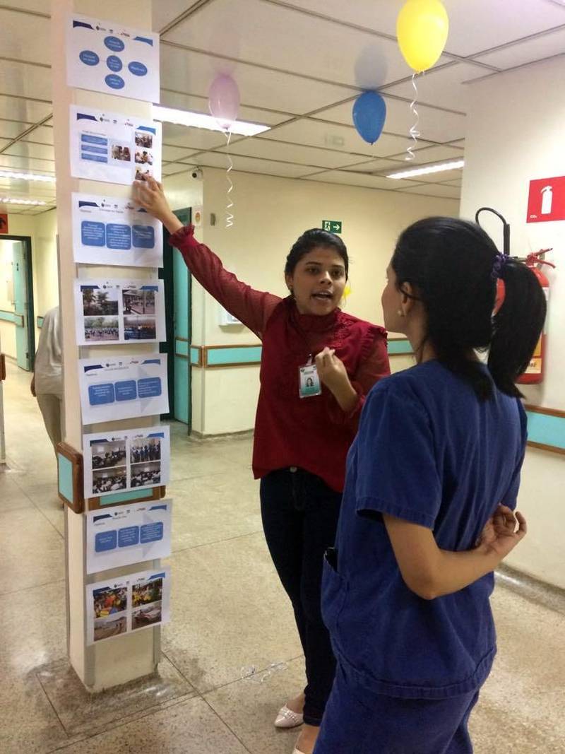 A internação hospitalar é uma situação que ninguém deseja. Mas, quando necessária, quanto mais acolhedora for, melhor para a recuperação do paciente. No Hospital Regional do Sudeste do Pará - Dr. Geraldo Veloso (HRSP), em Marabá (PA), para tornar esse período mais ameno para o usuário, o atendimento se baseia na Política Nacional de Humanização do Sistema Único de Saúde (SUS). Assim, desde o momento da admissão até a alta hospitalar, todas as etapas da assistência prezam pelo bom relacionamento, respeito às necessidades individuais, garantia dos direitos, segurança e qualidade.     

FOTO: ASCOM / HRSP
DATA: 02.03.2018
MARABÁ - PARÁ <div class='credito_fotos'>Foto: ASCOM HRSP   |   <a href='/midias/2018/originais/1bc6090a-ef26-48da-befa-a748218729c3.jpg' download><i class='fa-solid fa-download'></i> Download</a></div>