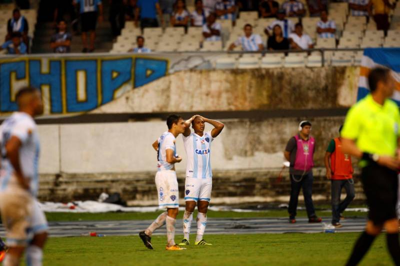 O Clube do Remo venceu o Paysandu por 2 a 1 na tarde deste domingo, partida realizada no Estádio Mangueirão, e largou na frente pelo título do Campeonato Paraense de 2018. Na foto, o jogador Danilo Pires

FOTO: THIAGO GOMES / AG. PARÁ
DATA: 01.04.2018
BELÉM - PARÁ <div class='credito_fotos'>Foto: Thiago Gomes /Ag. Pará   |   <a href='/midias/2018/originais/28cf0a76-dfaa-4430-a2ac-52dc0ce21d22.jpg' download><i class='fa-solid fa-download'></i> Download</a></div>