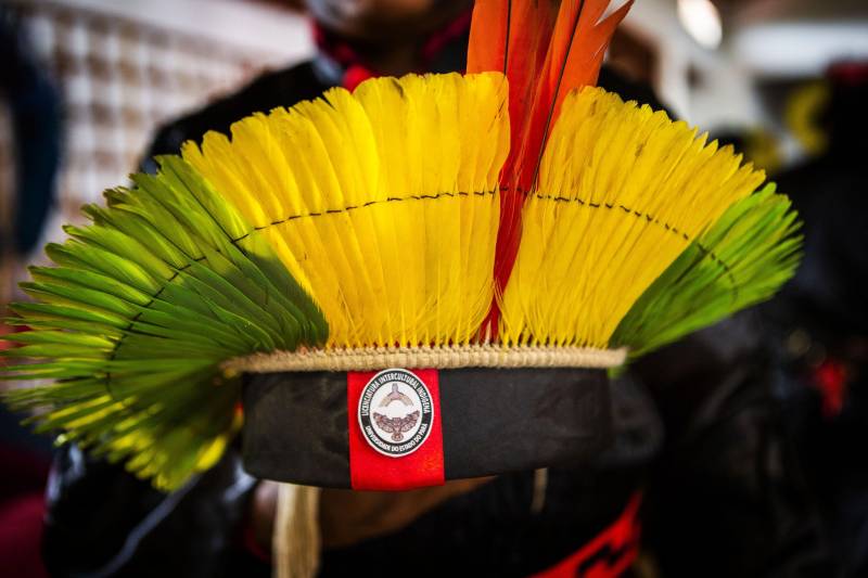Cerimônia de outorga de grau aos 15 indígenas integrantes da primeira turma do povo Kayapo do curso de licenciatura intercultural indígena da Uepa, na manhã desta quinta-feira, 06, em São Félix do Xingu.

FOTO: NAILANA THIELY / ASCOM UEPA
DATA: 06.11.2018
SÃO FÉLIX DO XINGU - PARÁ <div class='credito_fotos'>Foto: Nailana Thiely / Ascom Uepa   |   <a href='/midias/2018/originais/3494c121-eaec-48e8-a732-5958023c82db.jpg' download><i class='fa-solid fa-download'></i> Download</a></div>
