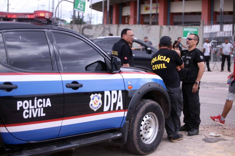 O Clube do Remo venceu o Paysandu por 2 a 1 na tarde deste domingo, partida realizada no Estádio Mangueirão, e largou na frente pelo título do Campeonato Paraense de 2018. Na foto, policiamento faz a segurança da partida.

FOTO: THIAGO GOMES / AG. PARÁ
DATA: 01.04.2018
BELÉM - PARÁ <div class='credito_fotos'>Foto: Thiago Gomes /Ag. Pará   |   <a href='/midias/2018/originais/51739ae0-62b5-40a5-abdb-839d9b7d338c.jpg' download><i class='fa-solid fa-download'></i> Download</a></div>