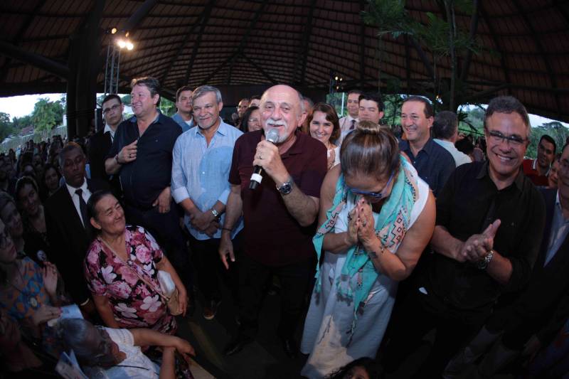 O Parque Estadual do Utinga (PEUt) o mais importante espaço de preservação e estudo da biodiversidade dentro da Região Metropolitana de Belém será reaberto à população a partir desta sexta,16, a partir das 16h30, com apresentações artísticas, com o Boi Veludinho, crianças do Pro Paz e a premiada Orquestra Sinfônica do Theatro da Paz. A apresentação será em um espaço ao ar livre e não será necessária a retirada de ingressos, por esse motivo, a recomendação é que o público chegue cedo, porque a entrada será fechada quando o espaço estiver lotado. 

FOTO: MÁCIO FERREIRA / AG PARÁ 
DATA: 16.03.2018 
BELÉM - PARÁ <div class='credito_fotos'>Foto: MÁCIO FERREIRA/ AG. PARÁ   |   <a href='/midias/2018/originais/6cee8e8d-5fc9-412e-8169-7b7c9fa4d840.jpg' download><i class='fa-solid fa-download'></i> Download</a></div>