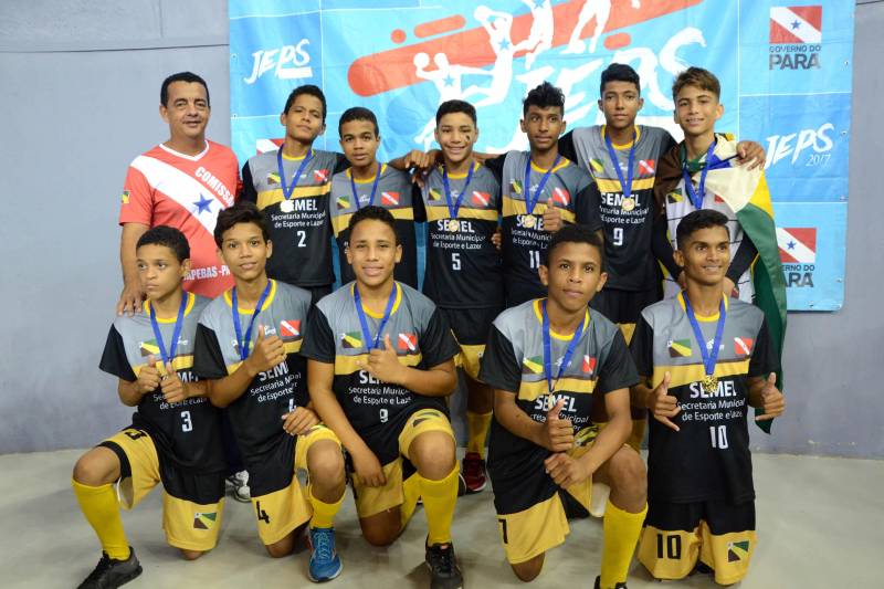 Em sua 60ª edição, os Jogos Estudantis Paraenses (JEPs) definiu a equipes que vão representar o Estado do Pará na etapa nacional, em Manaus (AM), de 19 a 23 de setembro. Das partidas realizadas neste sábado (23), pela etapa estadual, na Arena Guilerme Paraense - o Mangueirinho, foram premiados quatro times das modalidades de Basquete, Volei, Handebol e Futsal, na categoria "A" (de 12 a 14 anos). 

FOTO: FERNANDO NOBRE / ASCOM SEDUC
DATA: 23.06.2018
BELÉM - PARÁ <div class='credito_fotos'>Foto: FERNANDO NOBRE/ASCOM SEDUC   |   <a href='/midias/2018/originais/74aac9cf-9b5b-4186-b096-87509dd07f43.jpg' download><i class='fa-solid fa-download'></i> Download</a></div>