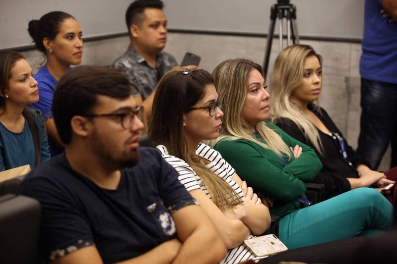 Jornalistas, influenciadores digitais e membros da sociedade civil organizada participaram, nesta quinta-feira (15), da visita guiada ao Parque Estadual do Utinga (Peut) que será inaugurado na sexta-feira (16), às 16h30. Os convidados foram recebidos pelo secretário estadual de Cultura, o arquiteto Paulo Chaves; pelo presidente do Ideflor-bio, Thiago Novaes; pelo gerente do Peut, Julio Meyer; pelo secretário de comunicação, Daniel Nardin e pelo representante da diretoria da Unidade de Conservação do Parque, Wendel Andrade. O evento começou às 9h com a apresentação das melhorias feitas no espaço durante as obras, dos serviços que funcionarão no local e de algumas normas de utilização desse novo equipamento. 

FOTO: SIDNEY OLIVEIRA / AG. PARÁ
DATA: 15.03.2018
BELÉM - PARÁ <div class='credito_fotos'>Foto: Sidney Oliveira/Ag. Pará   |   <a href='/midias/2018/originais/78be109d-f58b-4c95-a300-29500984b57c.jpg' download><i class='fa-solid fa-download'></i> Download</a></div>