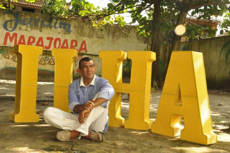 “Ilha” é o nome do show que Antônio Sena fará, nesta sexta-feira (16), às 19h, no Teatro Waldemar Henrique. Mas quem é Antônio Sena? A maioria, com certeza, não o conhece, porém é uma pessoa que construiu um círculo de amizade muito grande formada por profissionais de saúde que o ajudaram na luta contra as drogas

FOTO: JOSÉ PANTOJA / ASCOM SESPA
DATA: 16.03.2018
BELÉM - PARÁ <div class='credito_fotos'>Foto: José Pantoja / Ascom Sespa   |   <a href='/midias/2018/originais/8de245b1-5400-4179-8be5-0a12b505d130.jpg' download><i class='fa-solid fa-download'></i> Download</a></div>