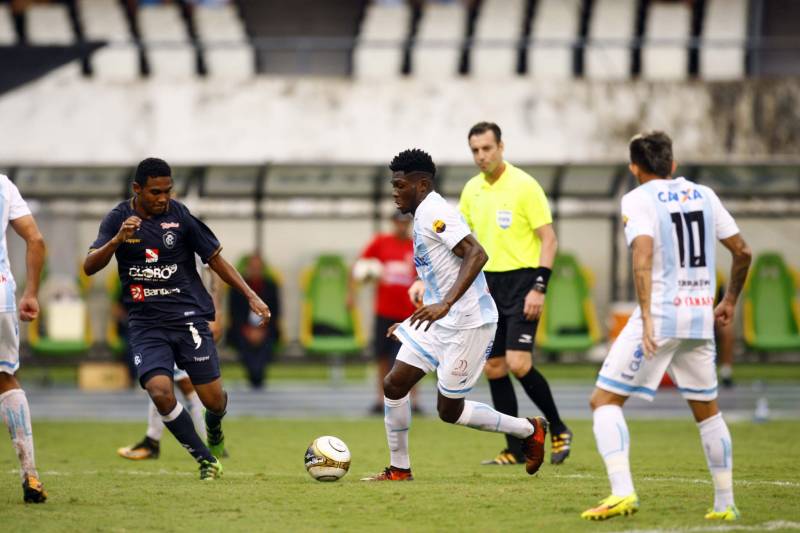 O Clube do Remo venceu o Paysandu por 2 a 1 na tarde deste domingo, partida realizada no Estádio Mangueirão, e largou na frente pelo título do Campeonato Paraense de 2018. 

FOTO: THIAGO GOMES / AG. PARÁ
DATA: 01.04.2018
BELÉM - PARÁ <div class='credito_fotos'>Foto: Thiago Gomes /Ag. Pará   |   <a href='/midias/2018/originais/9116f753-e8d1-49ee-ab2c-149ba6caaa18.jpg' download><i class='fa-solid fa-download'></i> Download</a></div>