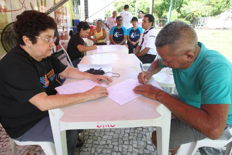 As principais avenidas do centro de Belém ganharam um tom especial e de solidariedade, neste domingo (25), com a “Caminhada pela Vida”, promovida pela Fundação Centro de Hemoterapia e Hematologia (Hemopa), em comemoração ao Dia Nacional do Doador Voluntário de Sangue, festejado na hemorrede brasileira, que é composta por 32 hemocentros.

FOTO: CARLOS SODRÉ/AG. PARÁ
DATA: 25.11.2018
BELÉM - PARÁ <div class='credito_fotos'>Foto: Carlos Sodré /Ag. Pa   |   <a href='/midias/2018/originais/9323609b-004b-48b6-9a97-431f6ddad165.jpg' download><i class='fa-solid fa-download'></i> Download</a></div>