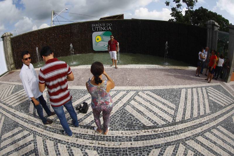 O Parque Estadual do Utinga (PEUt) o mais importante espaço de preservação e estudo da biodiversidade dentro da Região Metropolitana de Belém será reaberto à população a partir desta sexta,16, a partir das 16h30, com apresentações artísticas, com o Boi Veludinho, crianças do Pro Paz e a premiada Orquestra Sinfônica do Theatro da Paz. A apresentação será em um espaço ao ar livre e não será necessária a retirada de ingressos, por esse motivo, a recomendação é que o público chegue cedo, porque a entrada será fechada quando o espaço estiver lotado. 

FOTO: THIAGO GOMES / AG PARÁ 
DATA: 16.03.2018 
BELÉM - PARÁ <div class='credito_fotos'>Foto: Thiago Gomes /Ag. Pará   |   <a href='/midias/2018/originais/9928abff-5fd2-4803-b034-48b141eddcab.jpg' download><i class='fa-solid fa-download'></i> Download</a></div>