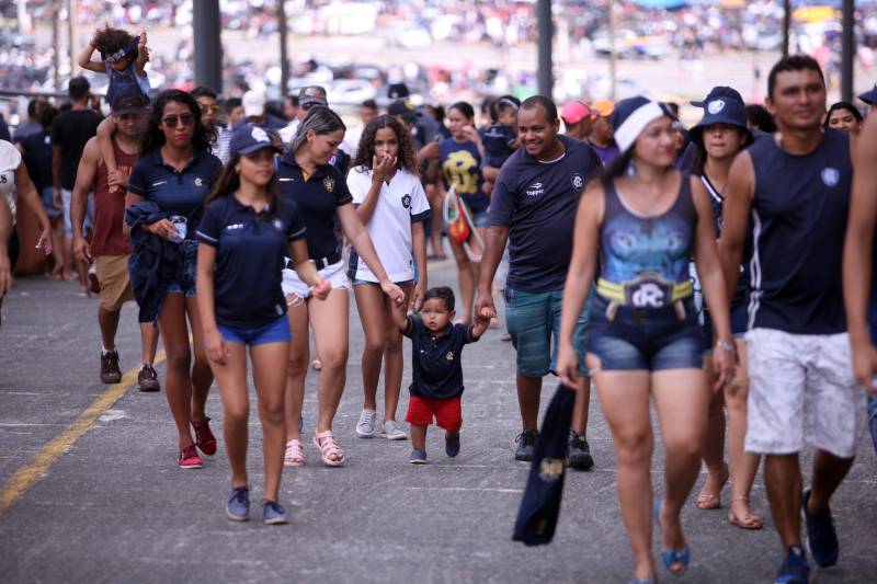 O Clube do Remo venceu o Paysandu por 2 a 1 na tarde deste domingo, partida realizada no Estádio Mangueirão, e largou na frente pelo título do Campeonato Paraense de 2018. 

FOTO: THIAGO GOMES / AG. PARÁ
DATA: 01.04.2018
BELÉM - PARÁ <div class='credito_fotos'>Foto: Thiago Gomes /Ag. Pará   |   <a href='/midias/2018/originais/a53adc5b-c80b-4834-8426-d912f2dc85e7.jpg' download><i class='fa-solid fa-download'></i> Download</a></div>