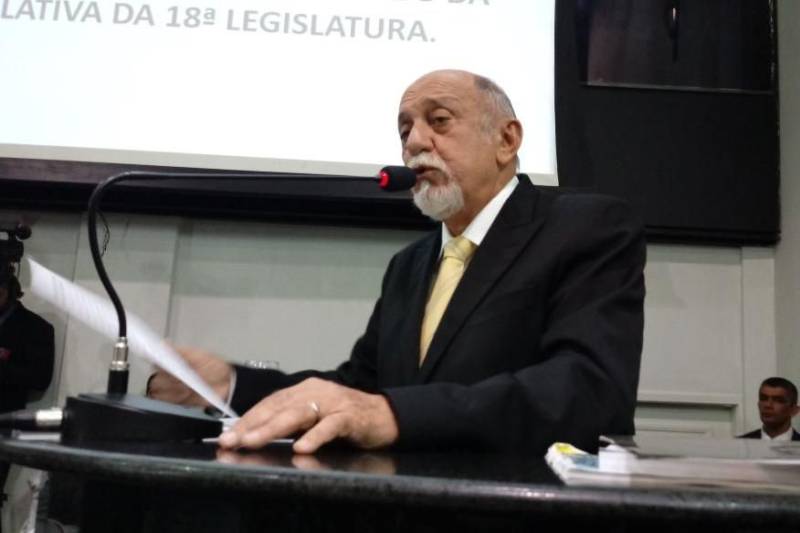 O governador Simão Jatene (foto) entregou na manhã desta terça-feira (6), a "Mensagem do Governamental do Pará à Assembleia Legislativa 2018", em sessão especial que abriu os trabalhos da Casa no exercício 2018.

FOTO: ANTONIO SILVA / AG. PARÁ
DATA: 06.02.2018
BELÉM - PARÁ <div class='credito_fotos'>Foto: Antônio Silva/Ag. Pará   |   <a href='/midias/2018/originais/a7e133a5-1afc-4746-9251-3e53484f57ff.jpg' download><i class='fa-solid fa-download'></i> Download</a></div>