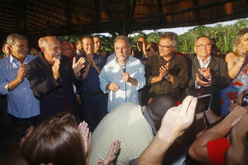 O Parque Estadual do Utinga (PEUt) o mais importante espaço de preservação e estudo da biodiversidade dentro da Região Metropolitana de Belém será reaberto à população a partir desta sexta,16, a partir das 16h30, com apresentações artísticas, com o Boi Veludinho, crianças do Pro Paz e a premiada Orquestra Sinfônica do Theatro da Paz. A apresentação será em um espaço ao ar livre e não será necessária a retirada de ingressos, por esse motivo, a recomendação é que o público chegue cedo, porque a entrada será fechada quando o espaço estiver lotado. 

FOTO: THIAGO GOMES / AG PARÁ 
DATA: 16.03.2018 
BELÉM - PARÁ <div class='credito_fotos'>Foto: Thiago Gomes /Ag. Pará   |   <a href='/midias/2018/originais/ac45e873-4412-412d-ac37-64fa79598cd1.jpg' download><i class='fa-solid fa-download'></i> Download</a></div>