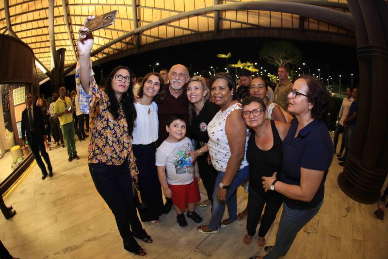 O Parque Estadual do Utinga (PEUt) o mais importante espaço de preservação e estudo da biodiversidade dentro da Região Metropolitana de Belém será reaberto à população a partir desta sexta,16, a partir das 16h30, com apresentações artísticas, com o Boi Veludinho, crianças do Pro Paz e a premiada Orquestra Sinfônica do Theatro da Paz. A apresentação será em um espaço ao ar livre e não será necessária a retirada de ingressos, por esse motivo, a recomendação é que o público chegue cedo, porque a entrada será fechada quando o espaço estiver lotado. 

FOTO: MÁCIO FERREIRA / AG PARÁ 
DATA: 16.03.2018 
BELÉM - PARÁ <div class='credito_fotos'>Foto: MÁCIO FERREIRA/ AG. PARÁ   |   <a href='/midias/2018/originais/b78290f3-c895-4584-a268-3fffed443a8f.jpg' download><i class='fa-solid fa-download'></i> Download</a></div>