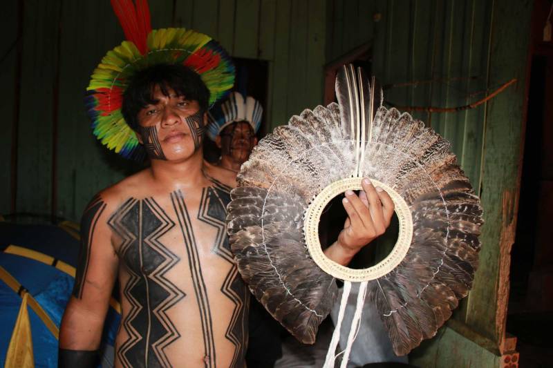 Está quase tudo pronto para a 6ª Semana dos Povos Indígenas, que começa neste domingo (15), em São Félix do Xingu, no sudeste do Pará. Entre os indígenas já presentes em São Félix estão os primos Fetxa e Thaysaka Fulni-ô (foto), de Pernambuco.

FOTO: ALDAREY TAMANDARÉ / DIVULGAÇÃO
DATA: 15.04.2018
SÃO FÉLIX DO XINGU - PARÁ <div class='credito_fotos'>Foto: ALDAREY TAMANDARÉ / DIVULGAÇÃO   |   <a href='/midias/2018/originais/bb19027d-d556-4ca3-ada7-1efb601753bf.jpg' download><i class='fa-solid fa-download'></i> Download</a></div>