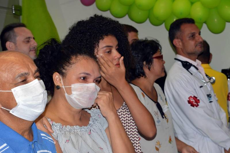 Em novembro de 2016, o Hospital Regional do Baixo Amazonas (HRBA), em Santarém, realizou o primeiro transplante de rim do Oeste do Pará. Dois anos depois, a Unidade já comemora a marca de 31 procedimentos realizados. Para comemorar a data, os pacientes transplantados foram convidados para participar do primeiro Encontro Interdisciplinar para Pacientes Pós-Transplante Renal, realizado na tarde desta quinta-feira (22), no HRBA.

FOTO: ASCOM HRBA
DATA: 23.11.2018
SANTARÉM - PARÁ <div class='credito_fotos'>Foto: Ascom HRBA   |   <a href='/midias/2018/originais/ccee2e86-df9d-45bd-b656-f30134e82c48.jpg' download><i class='fa-solid fa-download'></i> Download</a></div>