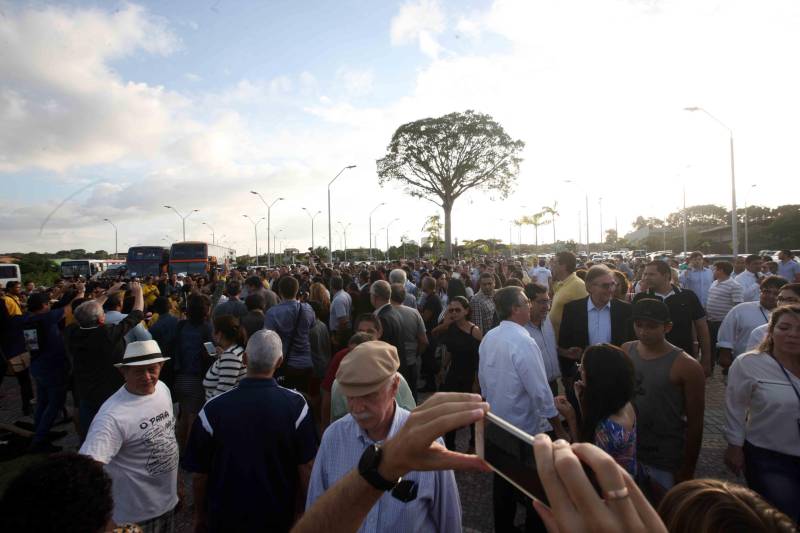 O Parque Estadual do Utinga (PEUt) o mais importante espaço de preservação e estudo da biodiversidade dentro da Região Metropolitana de Belém será reaberto à população a partir desta sexta,16, a partir das 16h30, com apresentações artísticas, com o Boi Veludinho, crianças do Pro Paz e a premiada Orquestra Sinfônica do Theatro da Paz. A apresentação será em um espaço ao ar livre e não será necessária a retirada de ingressos, por esse motivo, a recomendação é que o público chegue cedo, porque a entrada será fechada quando o espaço estiver lotado. 

FOTO: SIDNEY OLIVEIRA / AG PARÁ 
DATA: 16.03.2018 
BELÉM - PARÁ <div class='credito_fotos'>Foto: Sidney Oliveira/Ag. Pará   |   <a href='/midias/2018/originais/e07c1aa3-29c1-43fe-a6c5-4b4f8acdb4f5.jpg' download><i class='fa-solid fa-download'></i> Download</a></div>