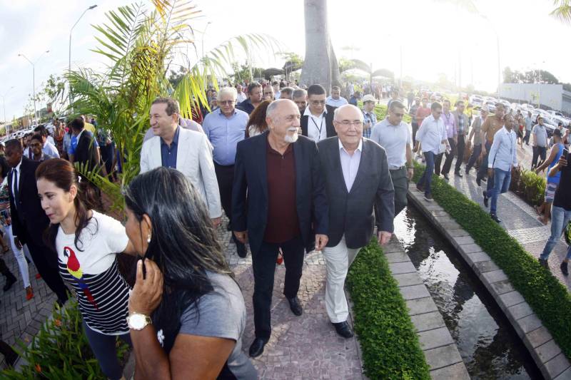 O Parque Estadual do Utinga (PEUt) o mais importante espaço de preservação e estudo da biodiversidade dentro da Região Metropolitana de Belém será reaberto à população a partir desta sexta,16, a partir das 16h30, com apresentações artísticas, com o Boi Veludinho, crianças do Pro Paz e a premiada Orquestra Sinfônica do Theatro da Paz. A apresentação será em um espaço ao ar livre e não será necessária a retirada de ingressos, por esse motivo, a recomendação é que o público chegue cedo, porque a entrada será fechada quando o espaço estiver lotado. 

FOTO: THIAGO GOMES / AG PARÁ 
DATA: 16.03.2018 
BELÉM - PARÁ <div class='credito_fotos'>Foto: Thiago Gomes /Ag. Pará   |   <a href='/midias/2018/originais/e7687b16-187e-4bdf-9abf-ece860effc63.jpg' download><i class='fa-solid fa-download'></i> Download</a></div>