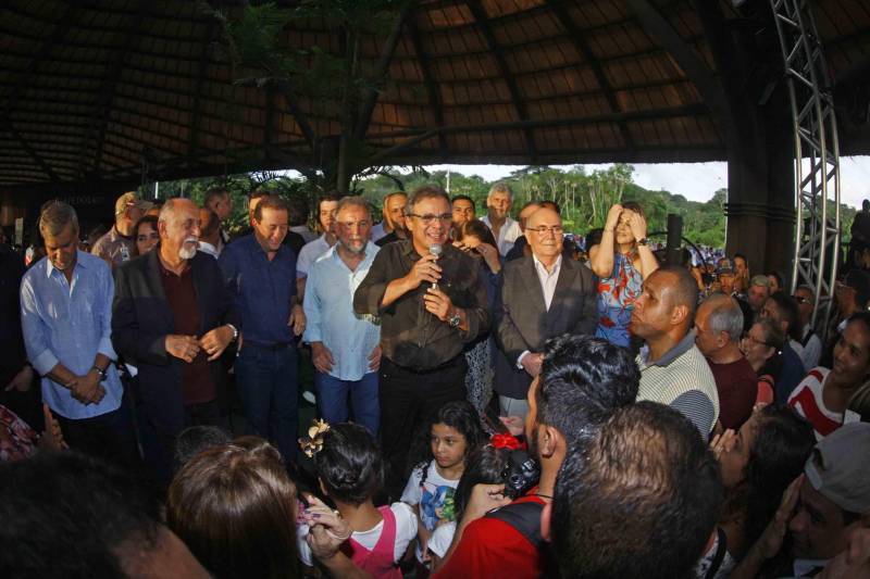 O Parque Estadual do Utinga (PEUt) o mais importante espaço de preservação e estudo da biodiversidade dentro da Região Metropolitana de Belém será reaberto à população a partir desta sexta,16, a partir das 16h30, com apresentações artísticas, com o Boi Veludinho, crianças do Pro Paz e a premiada Orquestra Sinfônica do Theatro da Paz. A apresentação será em um espaço ao ar livre e não será necessária a retirada de ingressos, por esse motivo, a recomendação é que o público chegue cedo, porque a entrada será fechada quando o espaço estiver lotado. 

FOTO: THIAGO GOMES / AG PARÁ 
DATA: 16.03.2018 
BELÉM - PARÁ <div class='credito_fotos'>Foto: Thiago Gomes /Ag. Pará   |   <a href='/midias/2018/originais/e79d7773-f44a-4edf-b84d-db059303633d.jpg' download><i class='fa-solid fa-download'></i> Download</a></div>